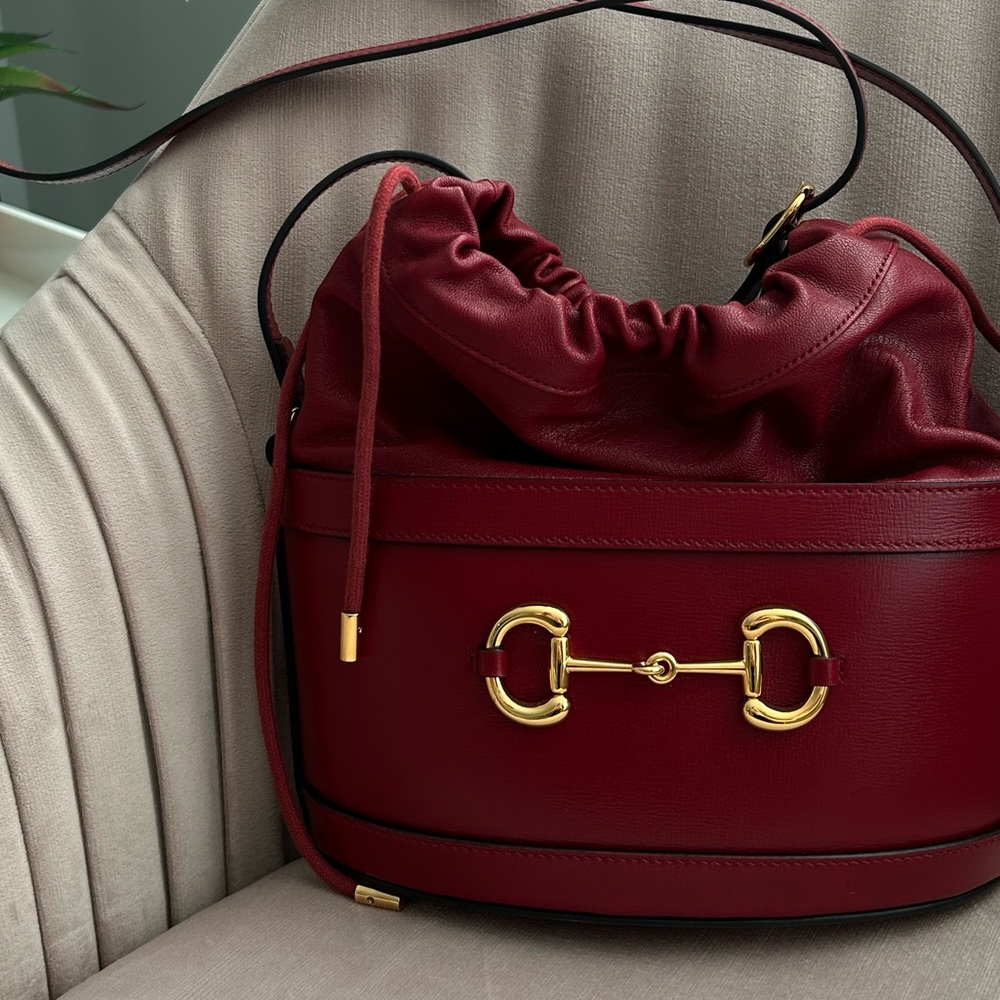 GUCCI horsebit bucket bag 1955 in red